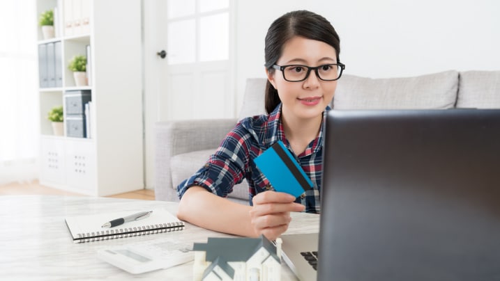 how does a cash advance work on a debit card