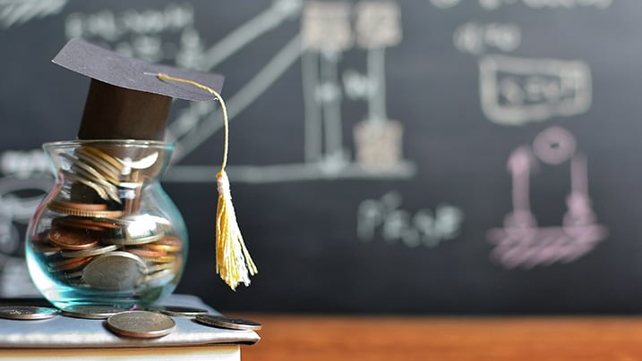 Graduation Hat - Education loan