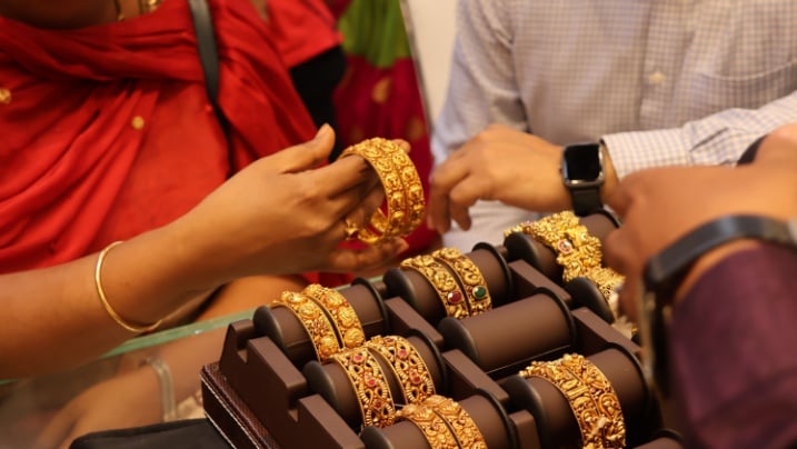 Using A Personal Loan To Buy Gold
