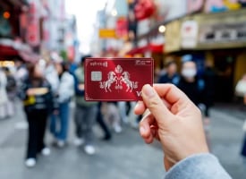 Mumbai airport lounge access unlocked with a metal credit card Enjoy Mumbai airport lounge access with metal credit card
